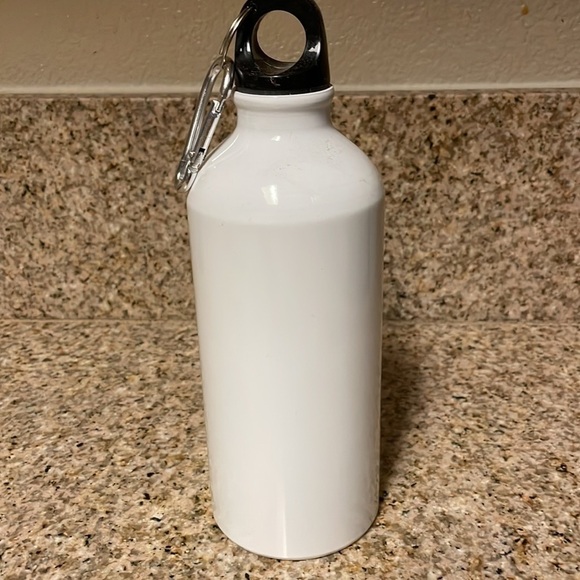 𝅺Fabletics 20 oz water bottle - Picture 2 of 2